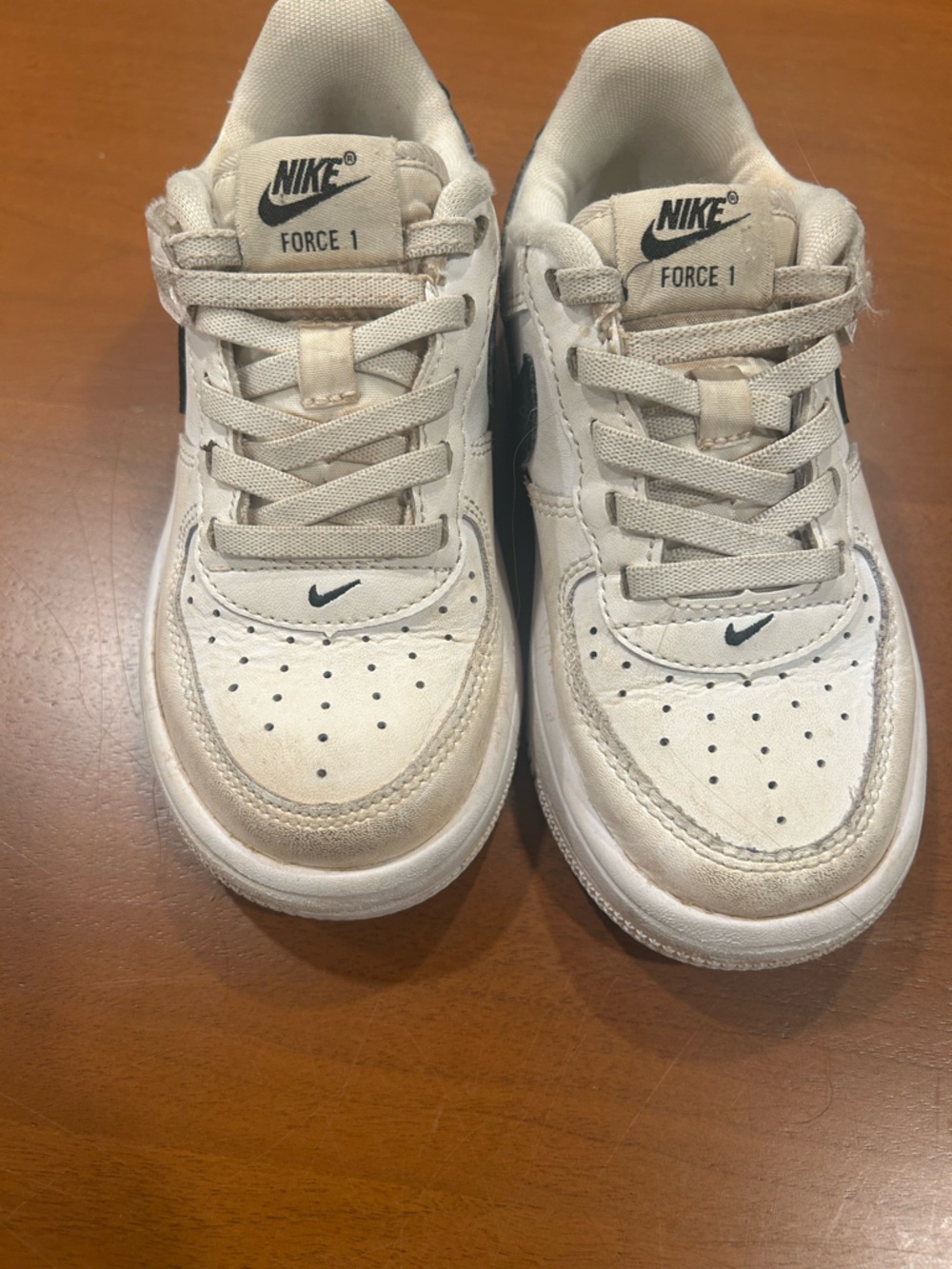 Nike Kids White/Tan Low-Top Sneakers